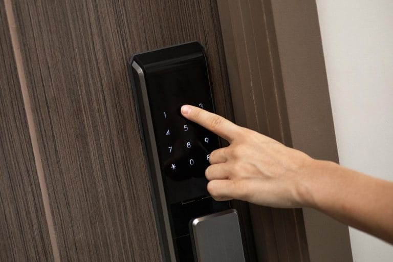 Installation de serrure électronique