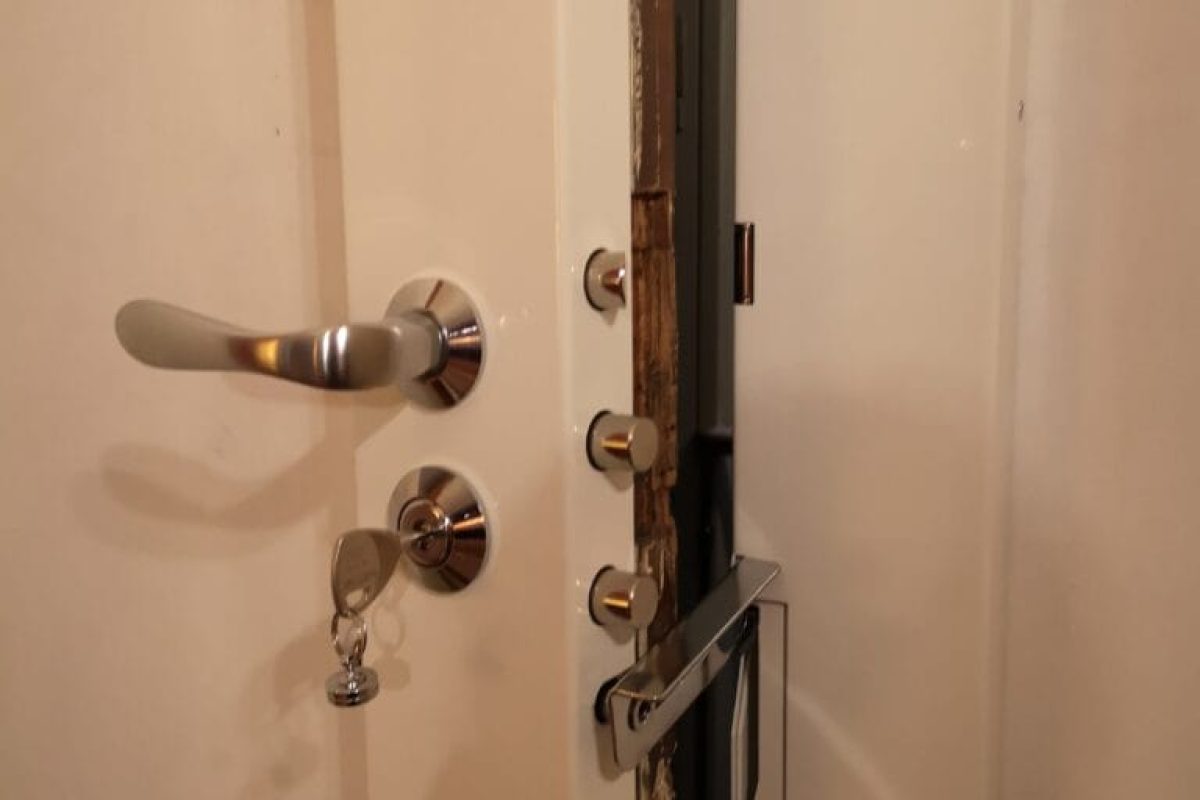 Pose de serrure multipoints